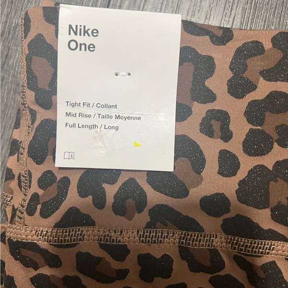 Women’s Nike Plus Size Animal Print leggings - Picture 2 of 2